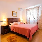 Pet Friendly In Holiday home