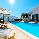 Pet Friendly In Holiday home
