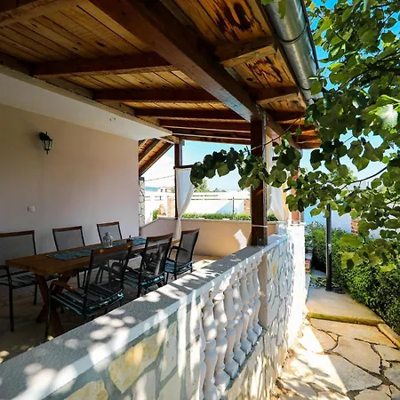 Pet Friendly In Semesterbostad Pridraga
